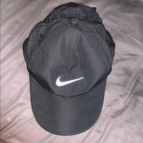 Nike Accessories - Brand new nike golf hat